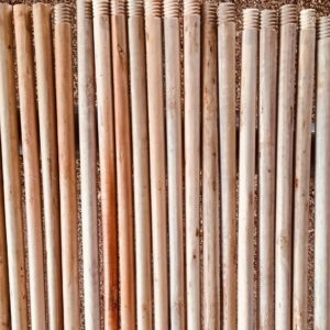 Cán chổi lõi gỗ tự nhiên